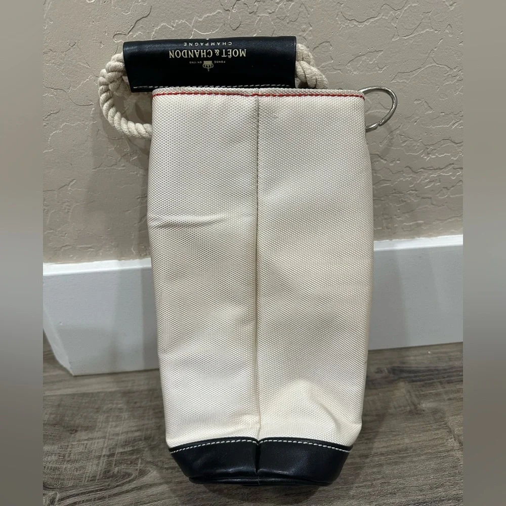 Moët & Chandon Champagne Insulated Wine Bottle Tote / Carrier